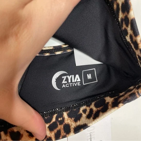 Zyia Active Leopard Brilliant Mesh Bra & Leopard Brilliant Double Scrunch Shorts